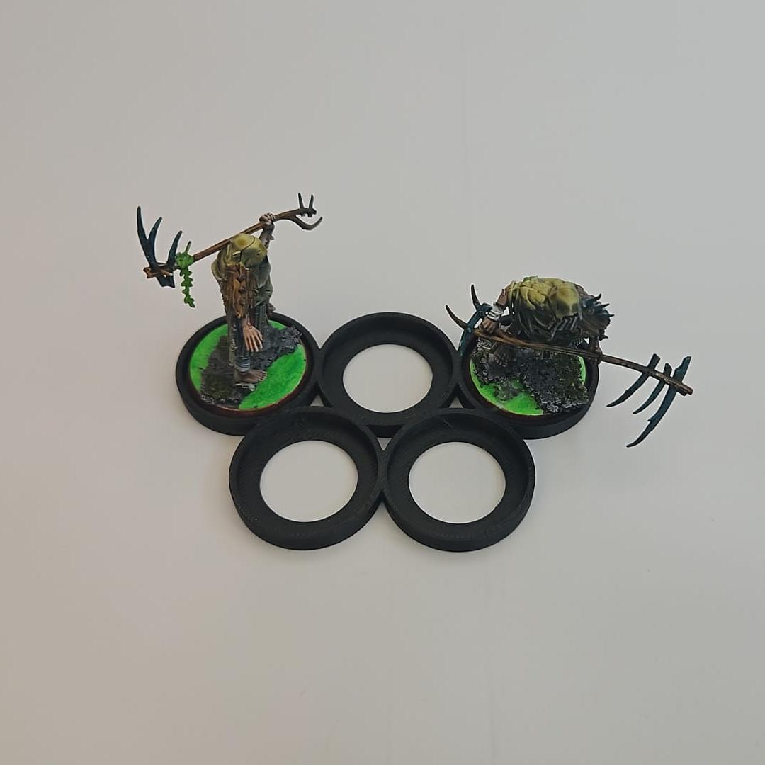 Black 28.5mm 5 model cloud shape movement tray for Tabletop Wargaming