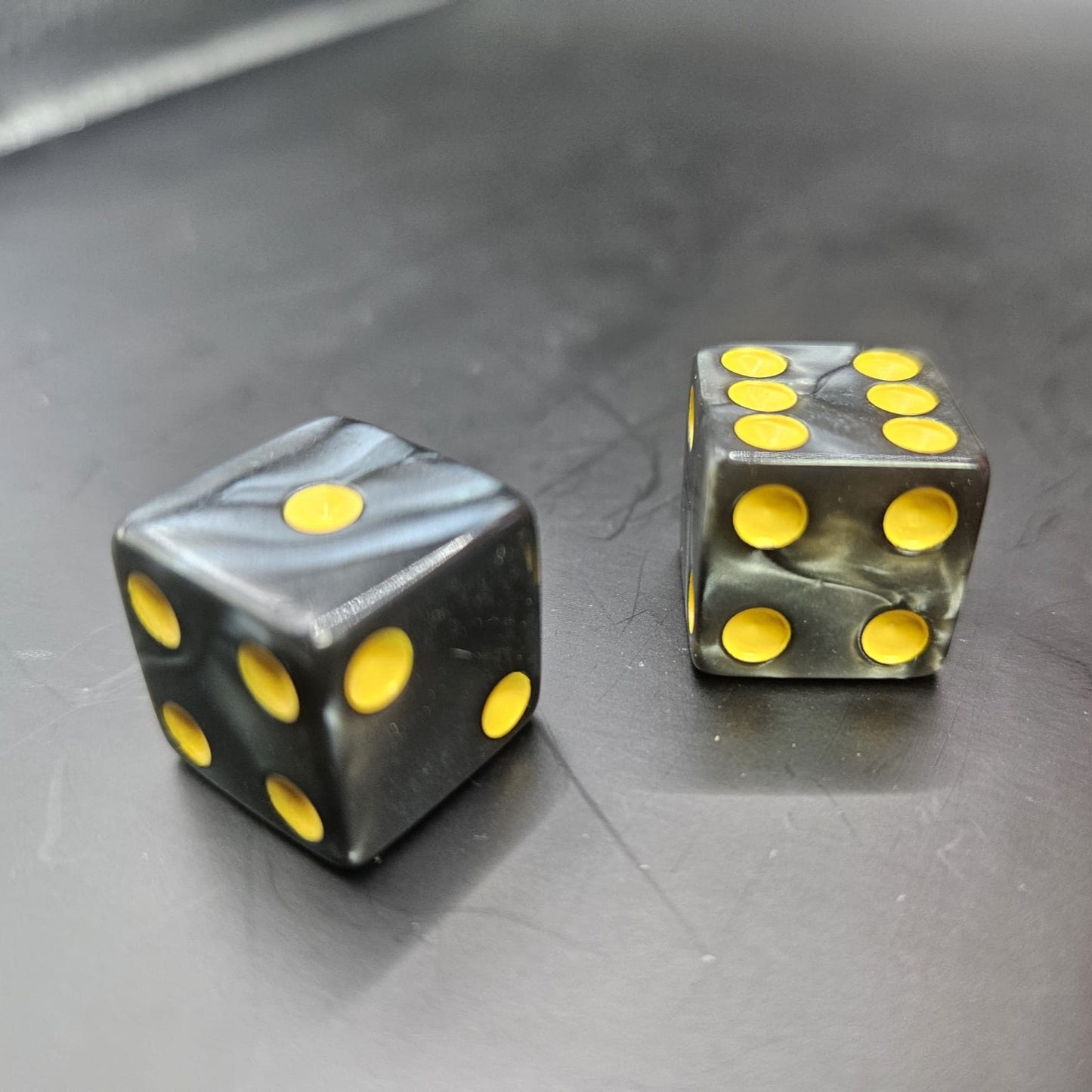 10 Pack of 16mm Acrylic D6 Black Pearl Straight Edge
