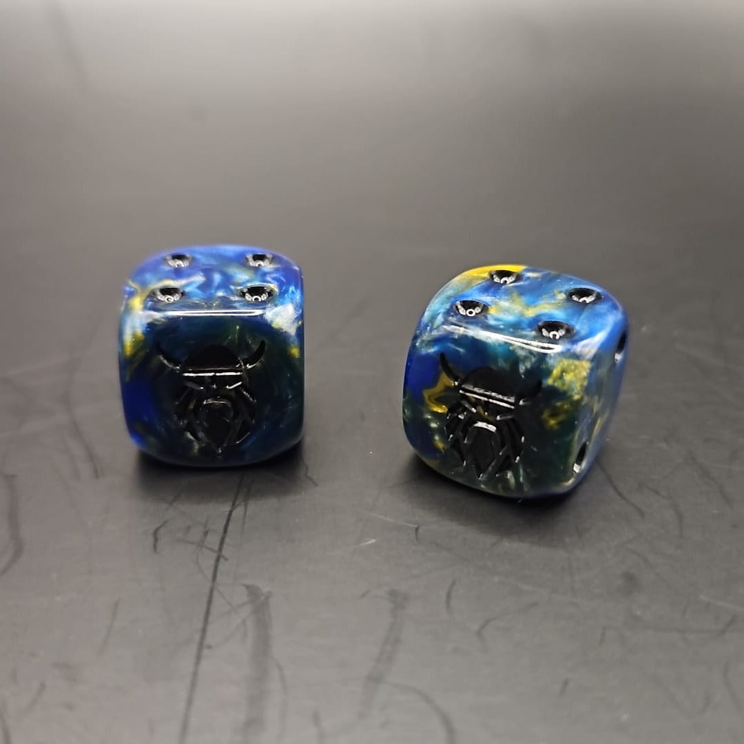 Pack of 16mm Dwarf Ice and Gold Round Edge D6 Dice