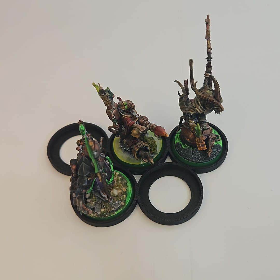 Black 32mm 5 model cloud shape movement tray for Tabletop Wargaming