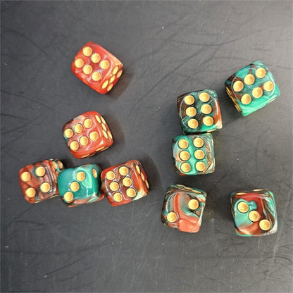 10 Pack of 16mm Two Colour Acrylic D6 Green & Red