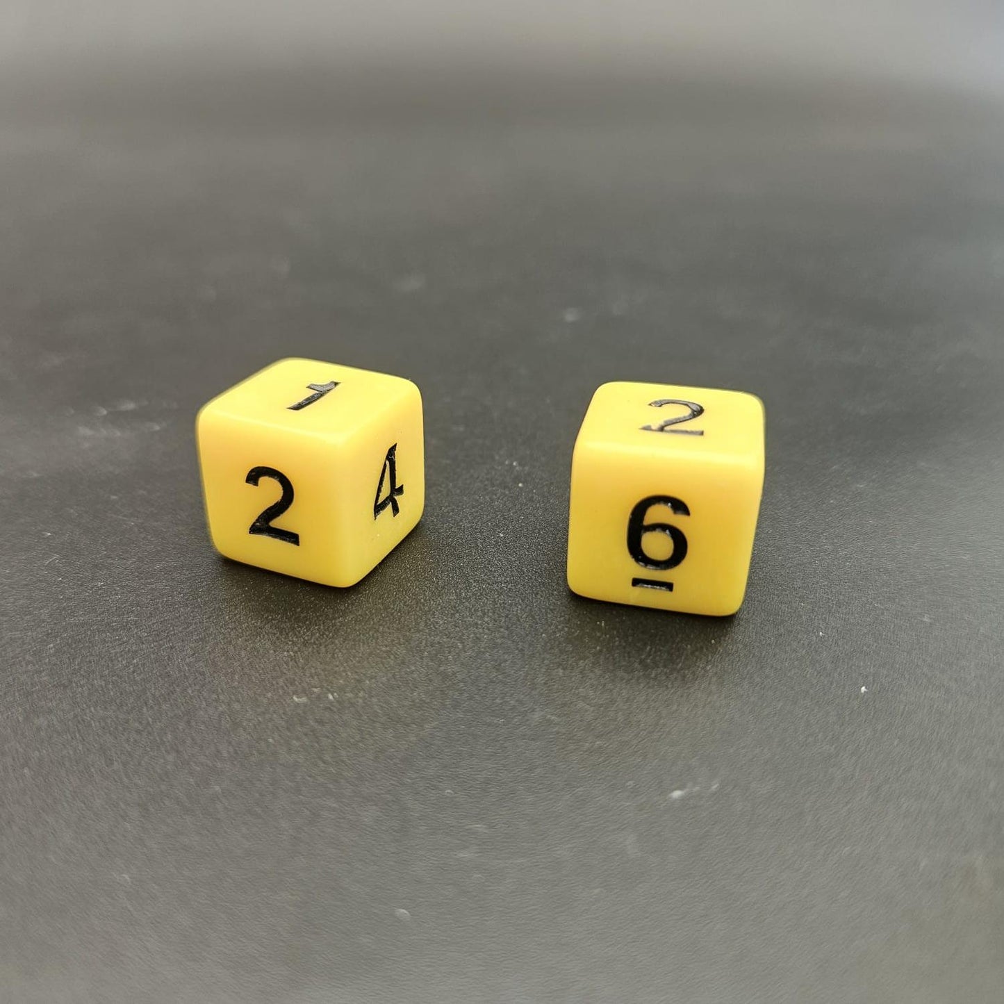 16mm Numbered Sharp Edge / Square Edge D6 Dice Yellow