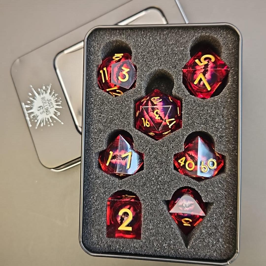 Red Dragon Eye Liquid Core Dice Set in Metal Box.