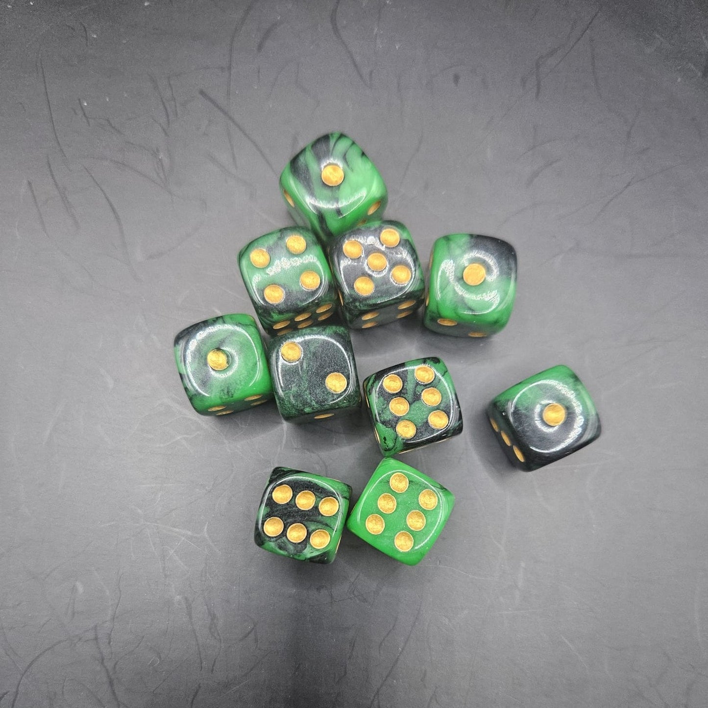 10 Pack of 16mm Two Colour Acrylic D6 Green & Black