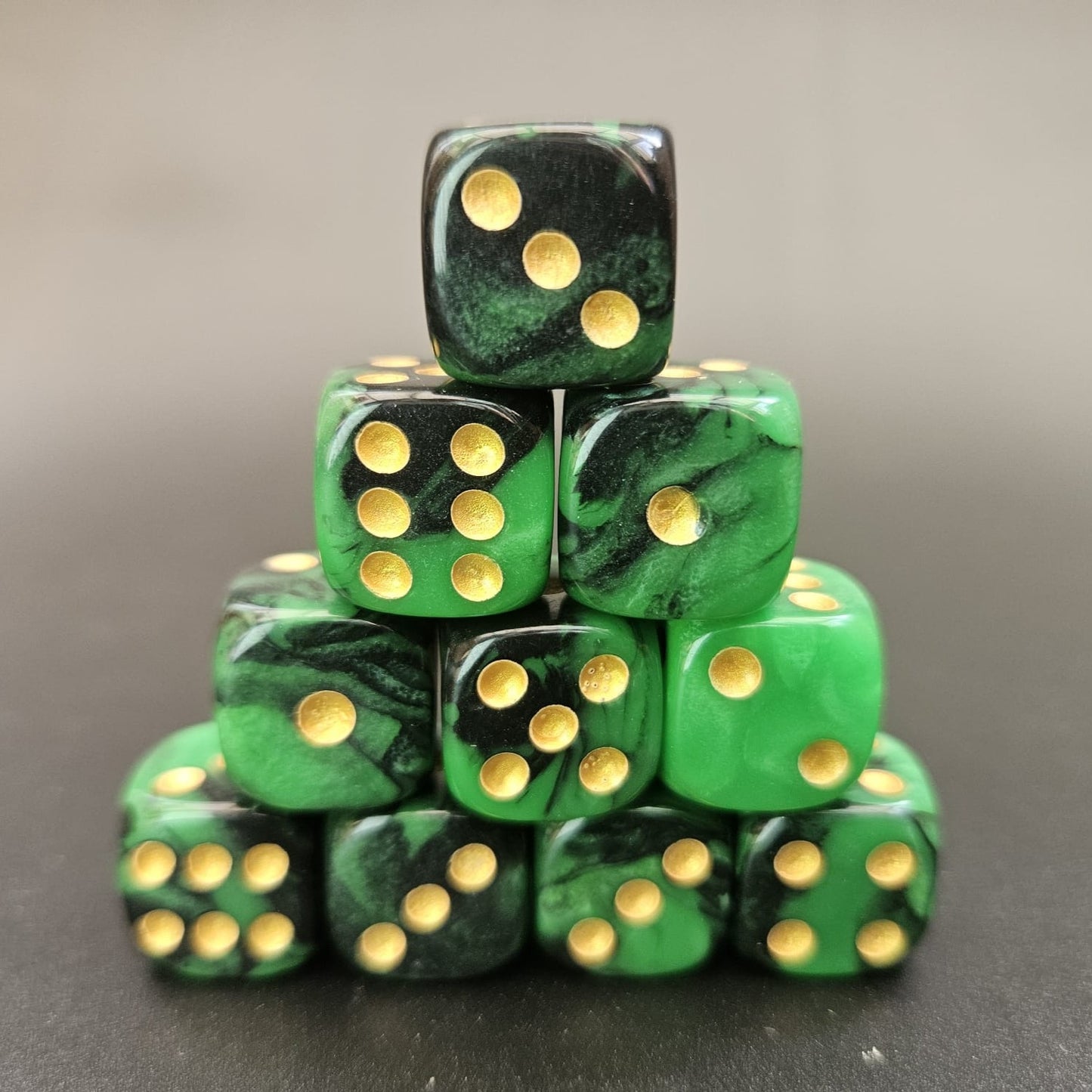 10 Pack of 16mm Two Colour Acrylic D6 Green & Black