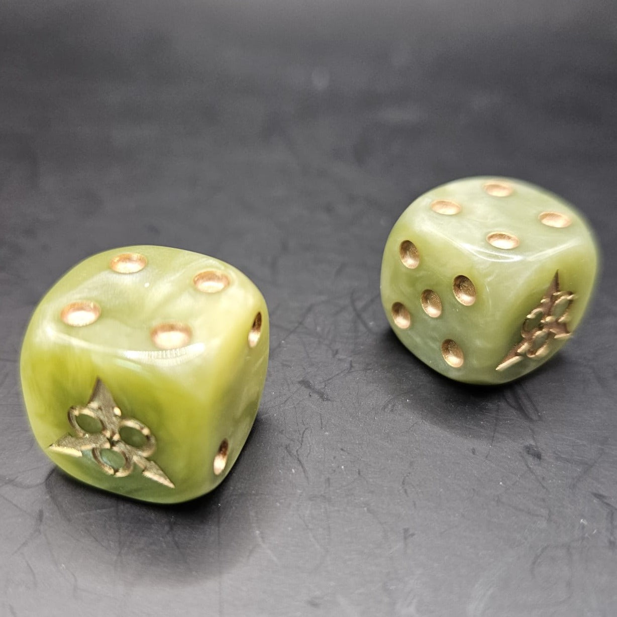 10 Pack of 16mm Nurgles Purtid Green Rounded Edge Dice