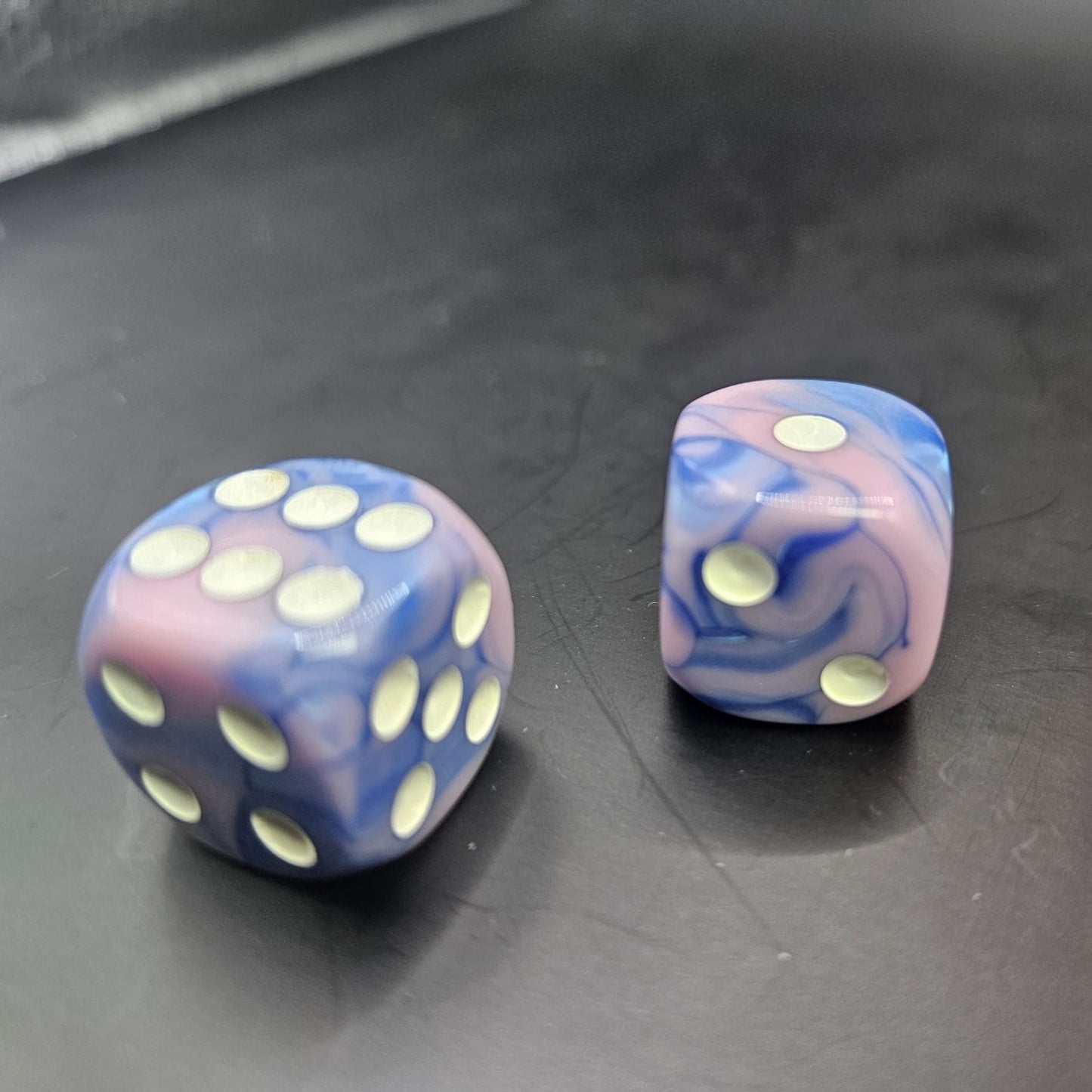 10 Pack of 16mm Two Colour Acrylic D6 Pink & Blue