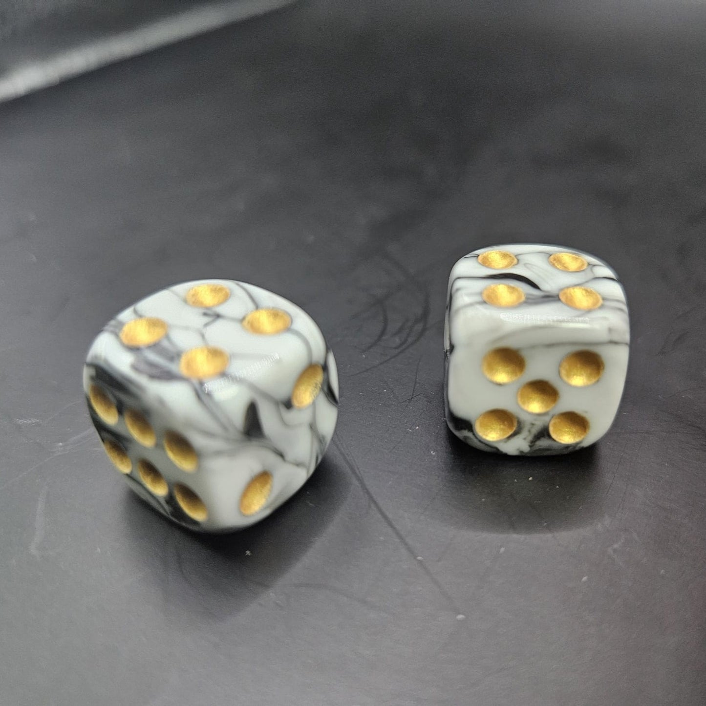 10 Pack of 16mm Two Colour Acrylic D6 White & Black