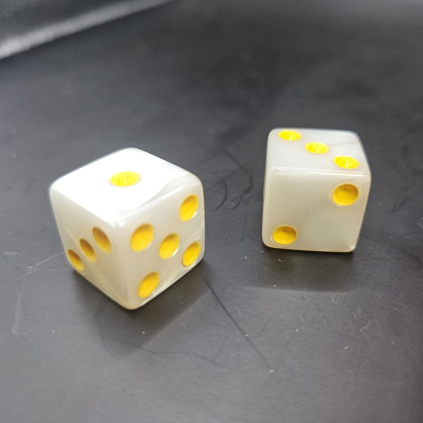 10 Pack of 16mm Acrylic D6 White Pearl Straight Edge